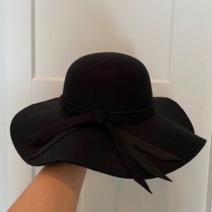 Altar’d State Black Chenille Sun Hat NWT